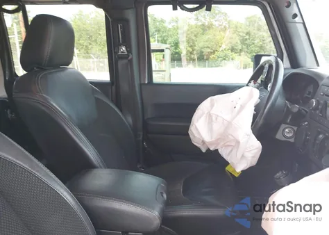 2017 Jeep Wrangler Unlimited Winter 4X4 from USA, damaged, VIN 1C4BJWEG4HL605213